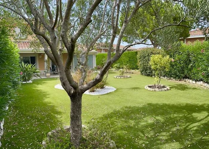 New ! Villa With Parking Collective Pools Garden And Ac - Benakey